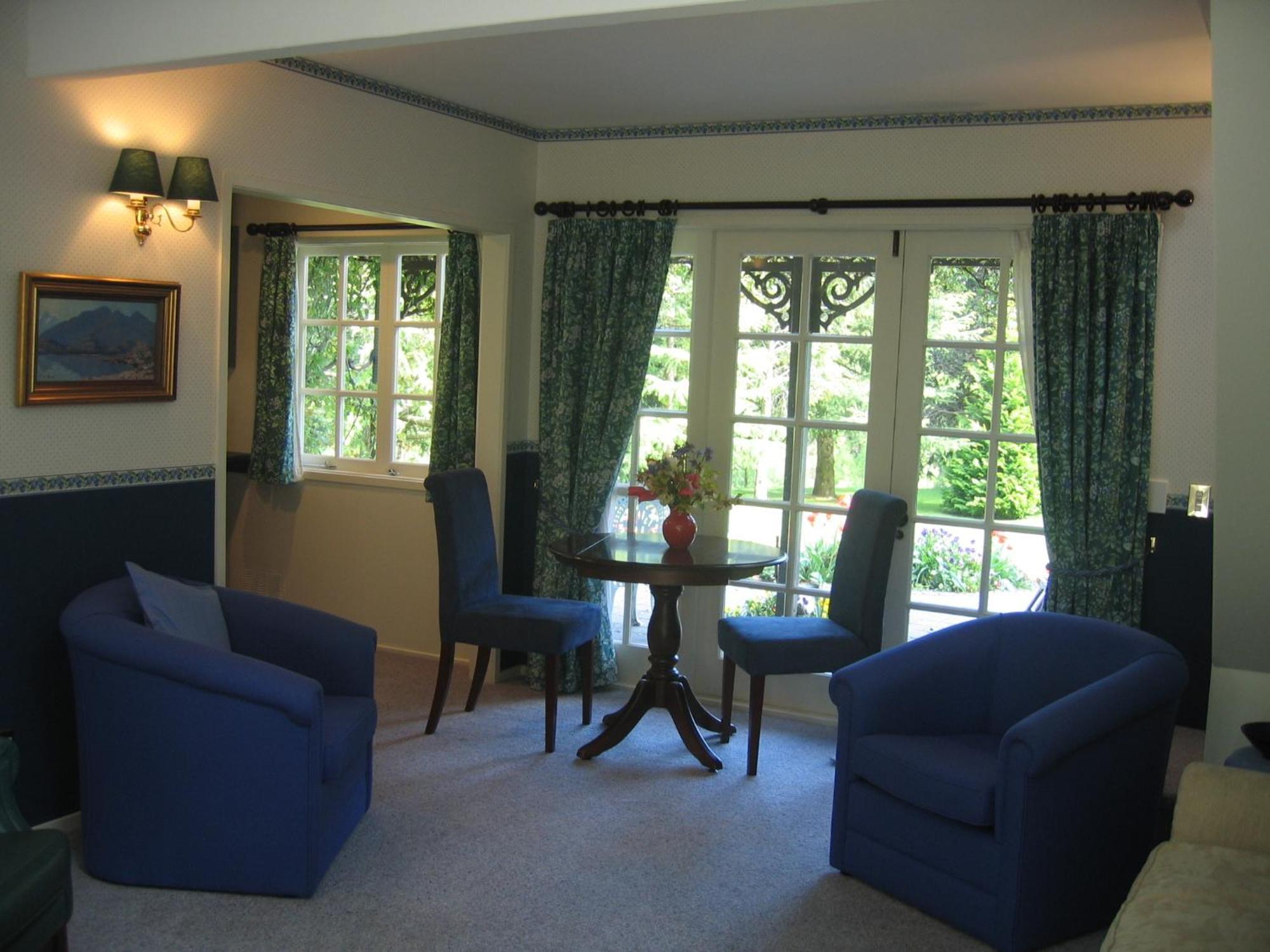 Trelawn Riverside Cottages Queenstown Room photo