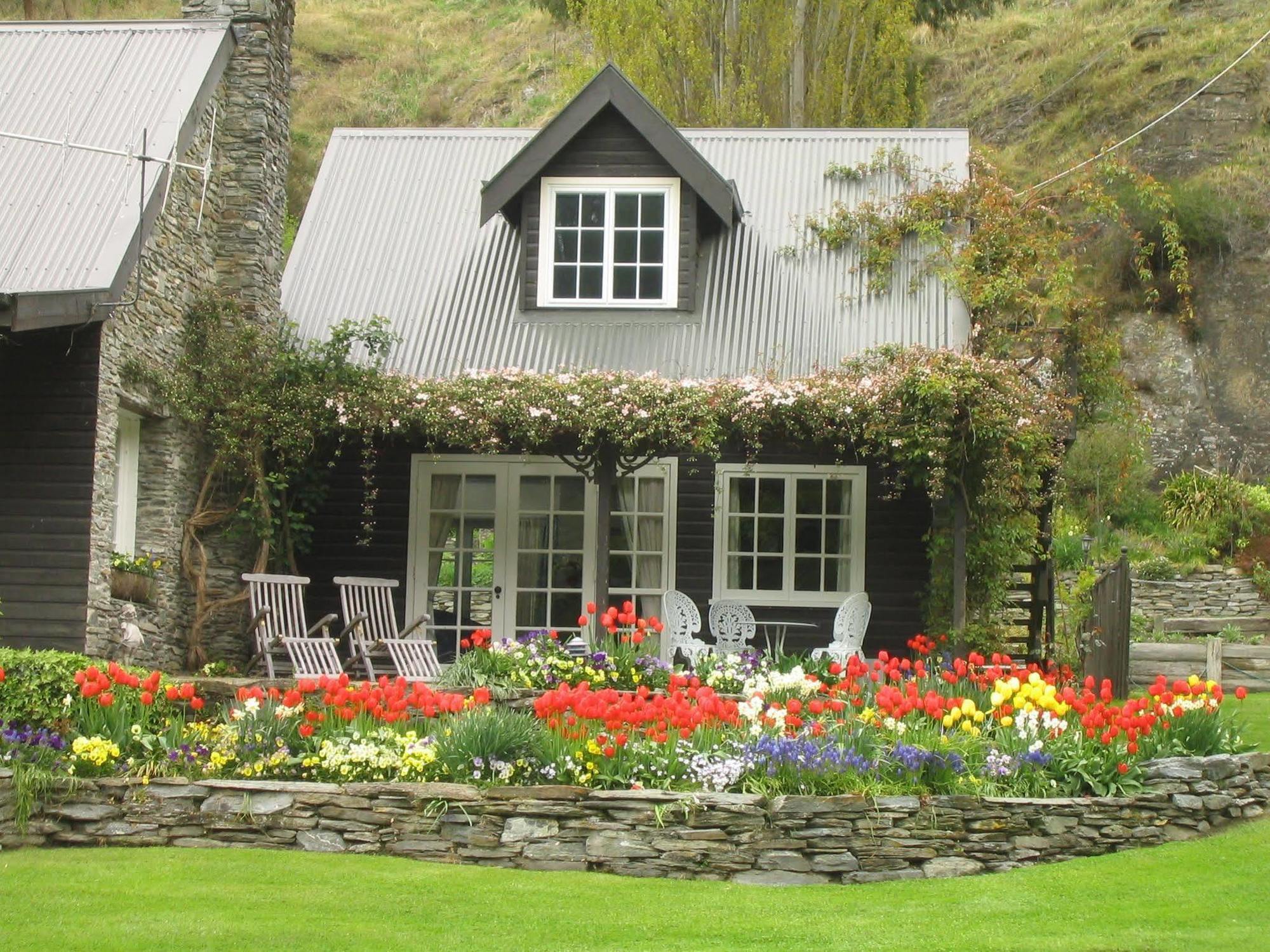 Trelawn Riverside Cottages Queenstown Exterior photo